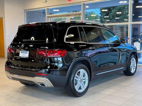 Used 2023 Mercedes-Benz GLB 250 4MATIC w/ Premium Package image 12