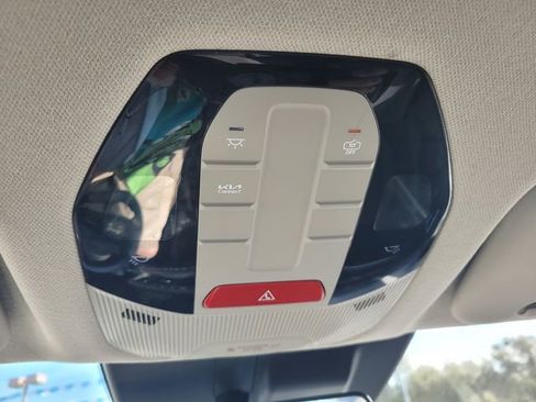 Used 2025 Kia K4 LXS image 21