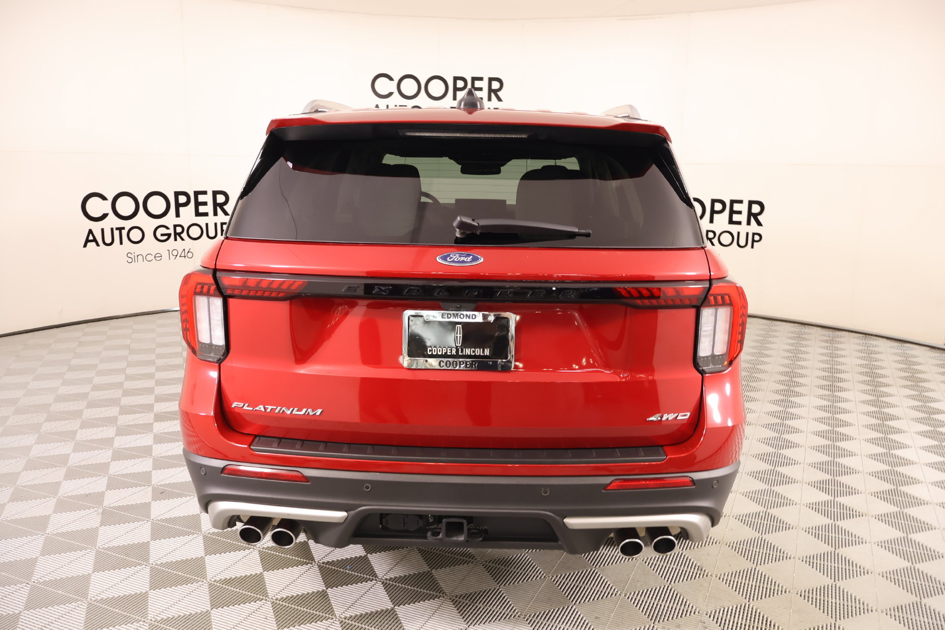 Used 2025 Ford Explorer Platinum w/ Ultimate Package AWD/4WD image 24