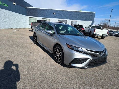 Used 2023 Toyota Camry SE image 7