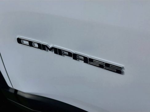 Used 2022 Jeep Compass Latitude w/ Convenience Group FWD image 27