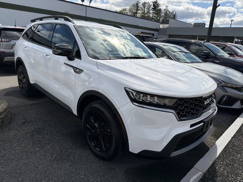 Used 2023 Kia Sorento S AWD/4WD image 2
