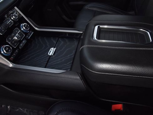 Used 2023 GMC Yukon XL Denali w/ Denali Reserve Package image 34