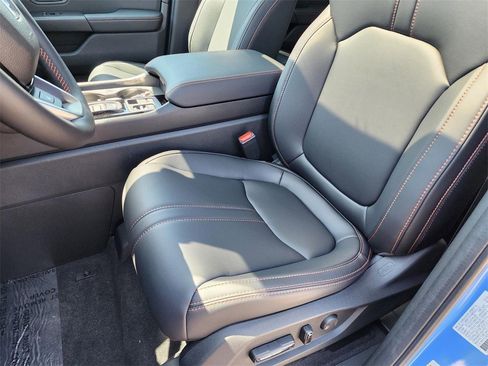 Certified 2025 Honda Pilot TrailSport image 27