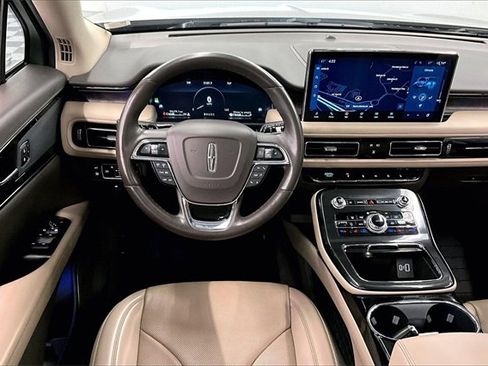 Used 2022 Lincoln Nautilus Reserve w/ Monochromatic Package image 5