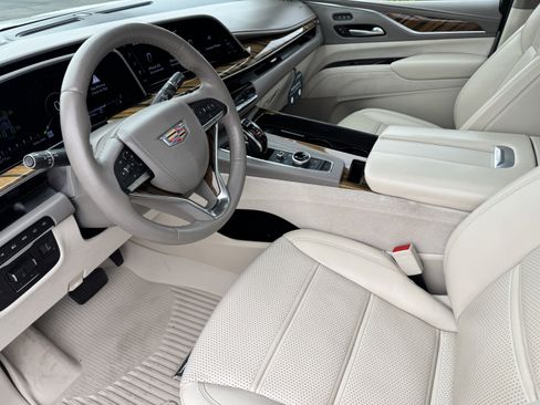 Certified 2022 Cadillac Escalade Sport Platinum image 10