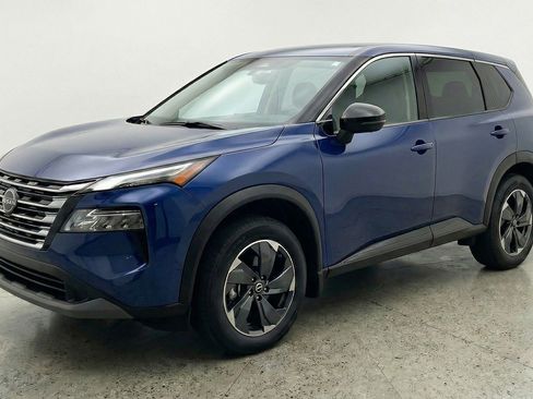 Used 2025 Nissan Rogue SV AWD/4WD image 3