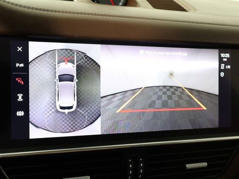 Used 2023 Porsche Cayenne Platinum Edition image 55