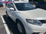 Used 2015 Nissan Rogue SV image 2