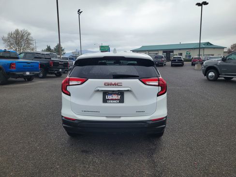 Used 2024 GMC Terrain SLE AWD/4WD image 4