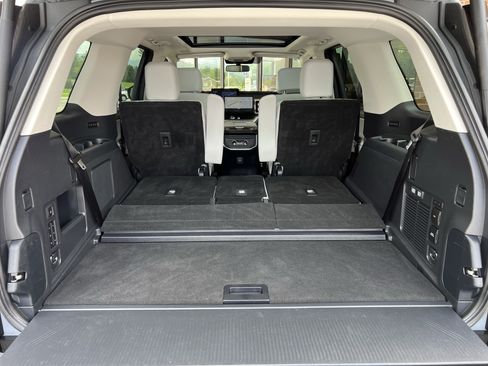 Used 2025 Ford Expedition Platinum w/ Driver's Package AWD/4WD image 65