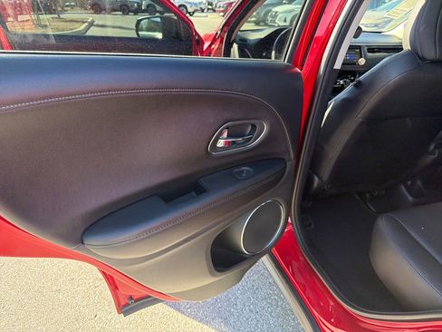 Used 2019 Honda HR-V EX-L image 17