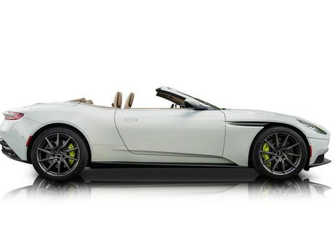 Used 2019 Aston Martin DB11 Volante image 2