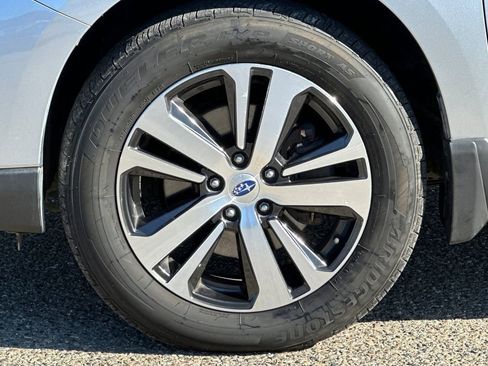 Used 2018 Subaru Outback 3.6R Limited image 27