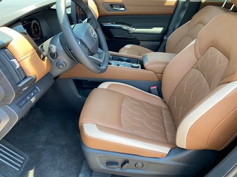 New 2026 Nissan Pathfinder Platinum AWD/4WD image 10