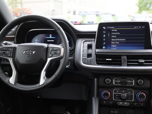 Used 2023 Chevrolet Tahoe Z71 w/ Luxury Package AWD/4WD image 25