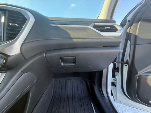 Used 2023 GMC Acadia SLT w/ Technology Package image 30