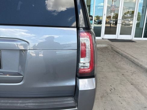 Used 2018 GMC Yukon SLT w/ Premium Edition RWD image 14