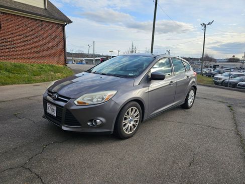 Used 2012 Ford Focus SE image 2