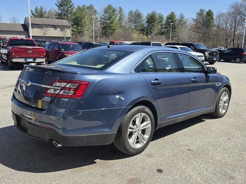 Used 2018 Ford Taurus SEL w/ Equipment Group 201A FWD image 3