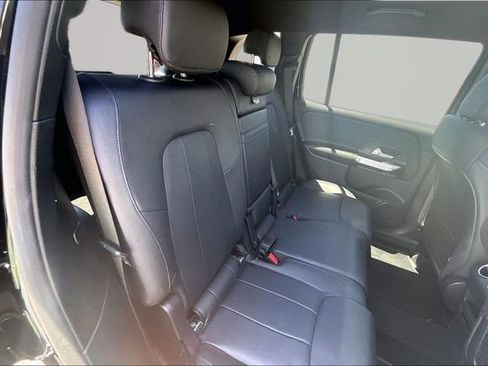 Used 2023 Mercedes-Benz GLB 250 4MATIC image 29