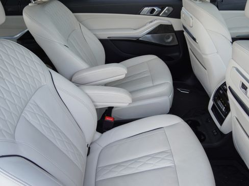 Used 2024 BMW X7 M60i w/ Executive Package AWD/4WD image 38
