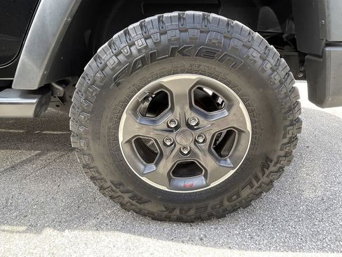 Used 2017 Jeep Wrangler Unlimited Sport w/ Quick Order Package 24S AWD/4WD image 7
