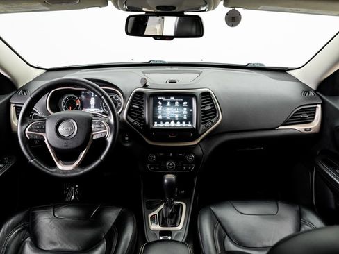 Used 2017 Jeep Cherokee Limited image 19