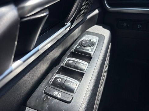 Used 2023 Kia Telluride S image 24