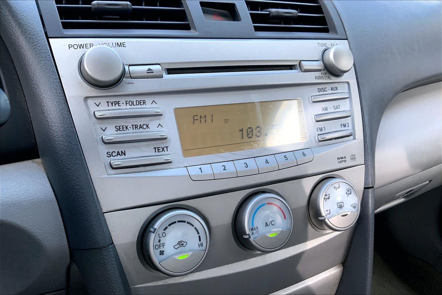Used 2010 Toyota Camry LE FWD image 28