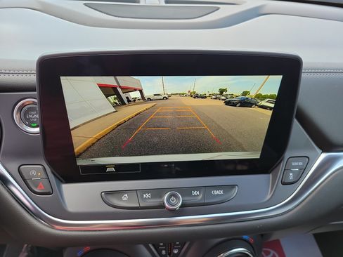 Used 2025 Chevrolet Blazer LT FWD image 16