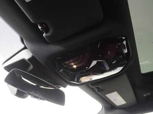 Certified 2025 BMW 530i image 19