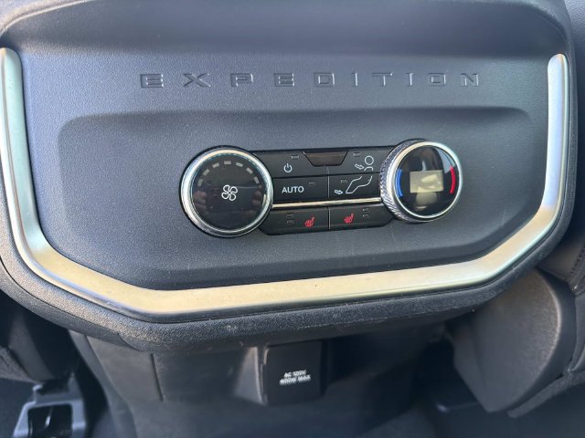 Used 2025 Ford Expedition Max Platinum AWD/4WD image 25