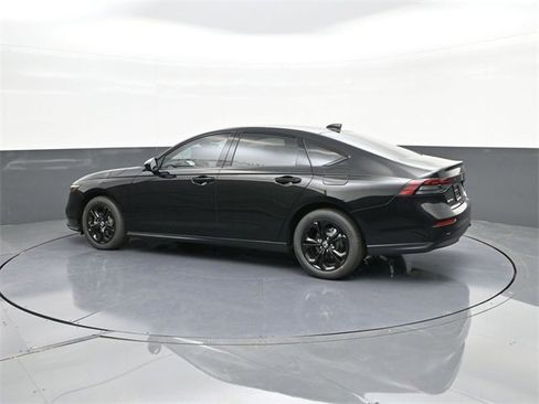 New 2025 Honda Accord SE image 5