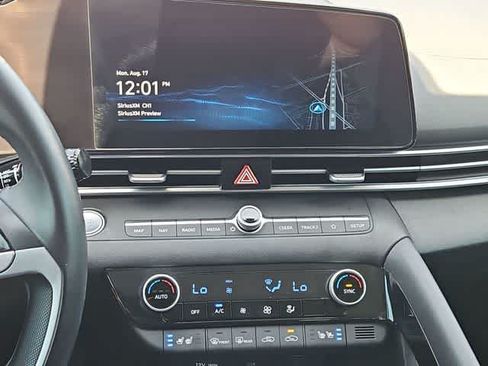 Used 2022 Hyundai Elantra Limited FWD image 22
