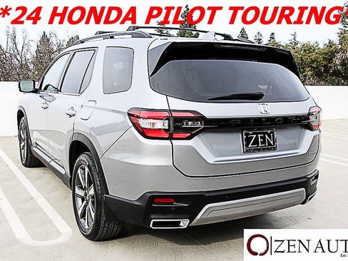 Used 2024 Honda Pilot Touring image 8