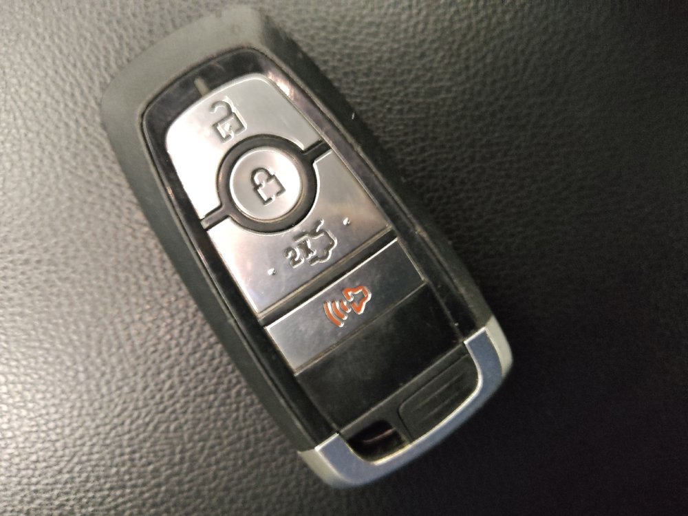 Used 2020 Ford Fusion SE FWD image 32