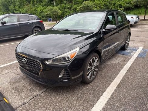 Used 2018 Hyundai Elantra GT FWD image 1
