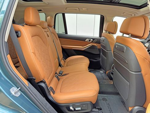 Used 2023 BMW X7 xDrive40i w/ Executive Package AWD/4WD image 48