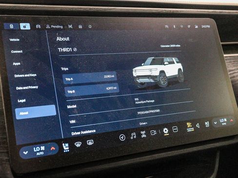 Used 2023 Rivian R1S Adventure AWD/4WD image 22