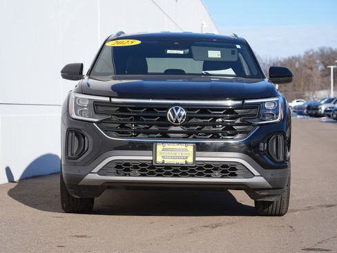 Used 2025 Volkswagen Atlas Cross Sport SE image 8