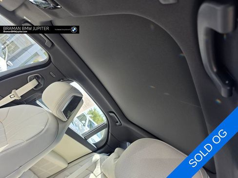 Used 2023 BMW i7 xDrive60 w/ Parking Assistance Package AWD/4WD image 11