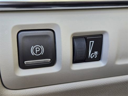 Used 2019 Cadillac XT4 Luxury image 38