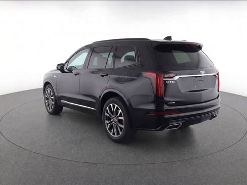 Used 2021 Cadillac XT6 Premium Luxury AWD/4WD image 3