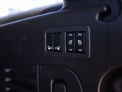 Used 2015 Chevrolet Suburban LT AWD/4WD image 42