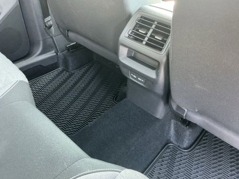 Certified 2025 Volkswagen Tiguan S w/ 18" Wheel Package image 33