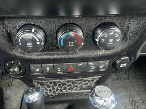Used 2015 Jeep Wrangler Unlimited Sport image 26
