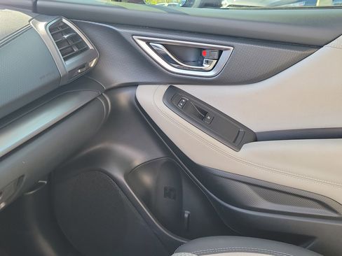 Used 2024 Subaru Forester Premium image 32