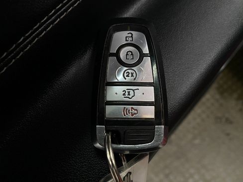 Used 2020 Ford Explorer XLT w/ Equipment Group 202A image 33