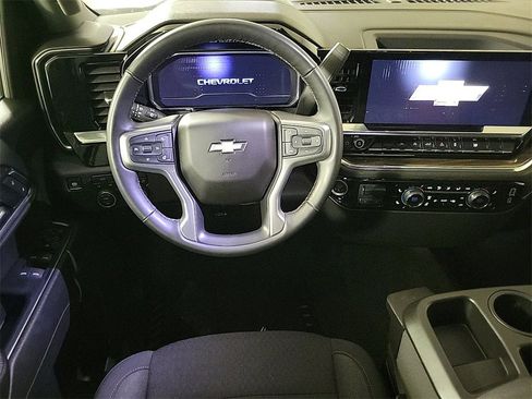 Used 2025 Chevrolet Silverado 1500 LT image 13